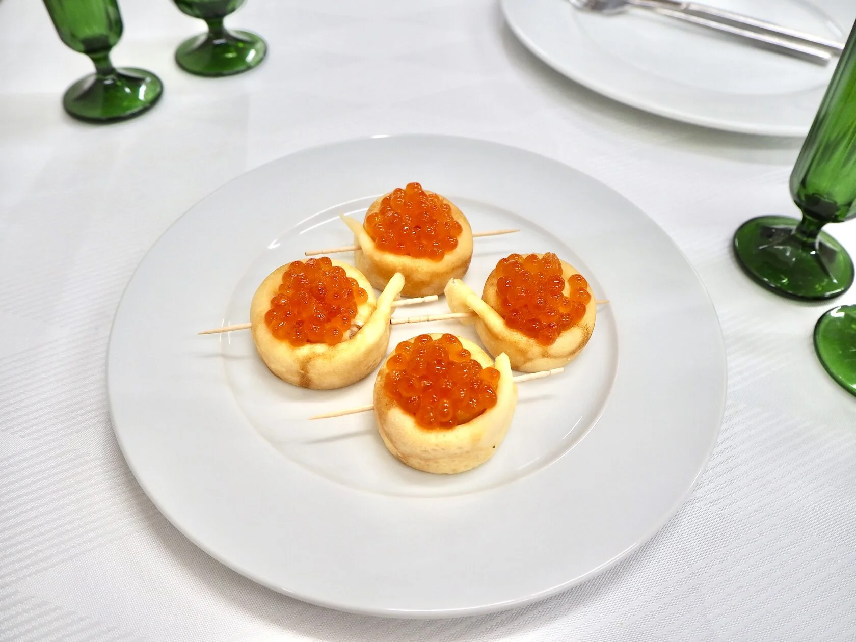 61752691.jpg Блины с красной икрой и крем сыром 4 шт./280 г — изображение 1