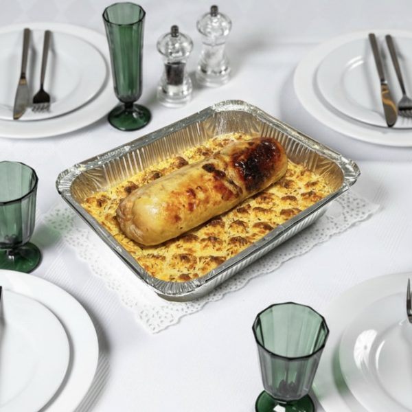 Куриный рулет с сыром и черносливом с гарниром из картофеля «Дюшес» 1900 г.