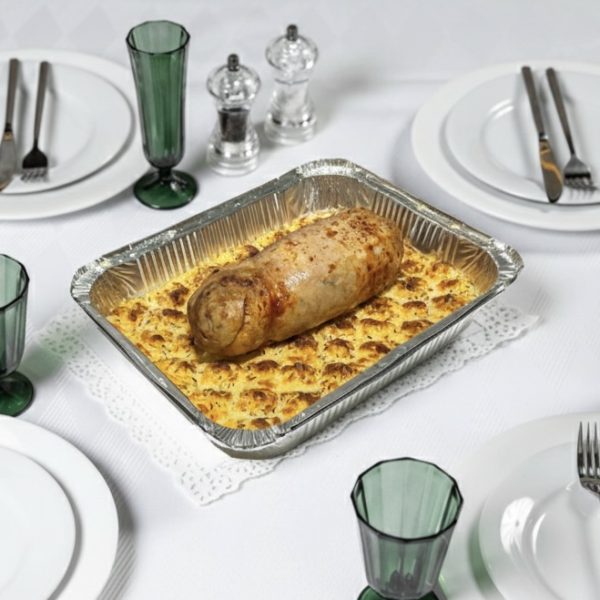 Рулет из индейки с мандаринами и пряной морковью с гарниром из картофеля «Дюшес» 1900 г.