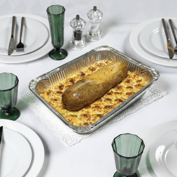 Рулет из свинины с фенхелем и яблоками с гарниром из картофеля «Дюшес» 1900 г.